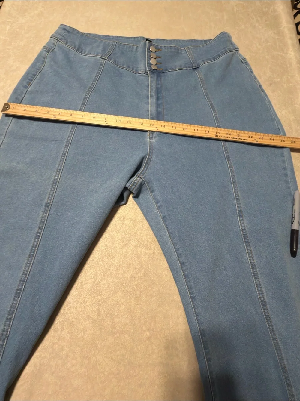 Cider Wide Flare Leg Women's Button Fly Light Wash Jeans. Women’s Size 3XL Short